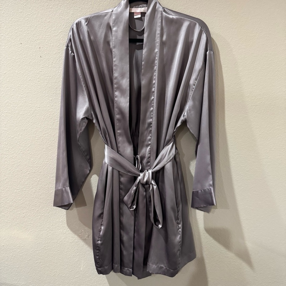 Victoria's Secret Silky Lavender One Size Robe w/ 2 Attached Ties to Adjust Size